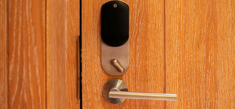 Automatic Locking Door Knob Lake Forest